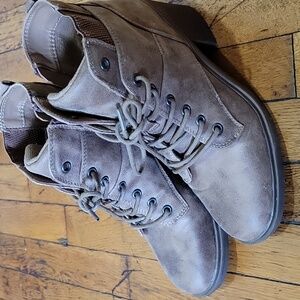 Stylish Brown Ankle Boots for Men